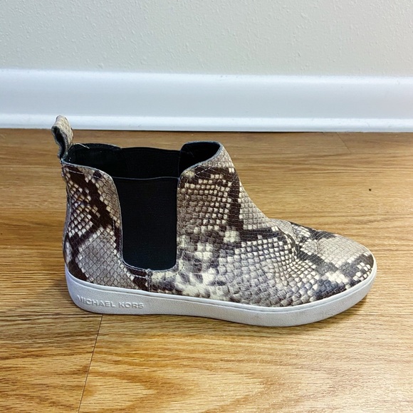Micheal Kors Snakeskin Chelsea Boot - Picture 2 of 11